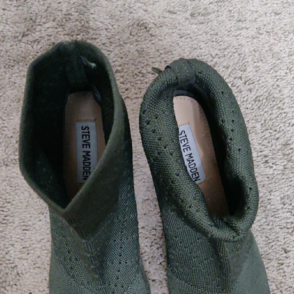 🔥 Beautiful olive green heels🔥